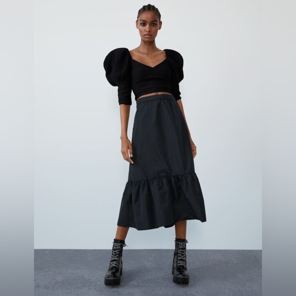 Zara Voluminous Puff Sleeve Textured Cropped Top- Black - Size Small